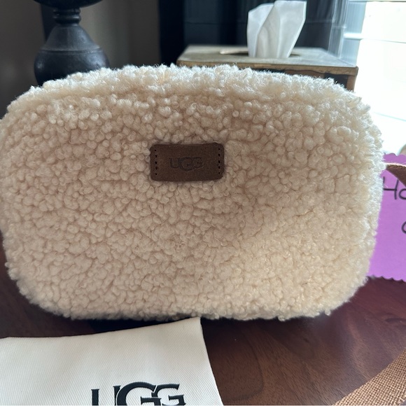 New - UGG Janey II Sherpa Cream Crossbody Bag! - Picture 5 of 13